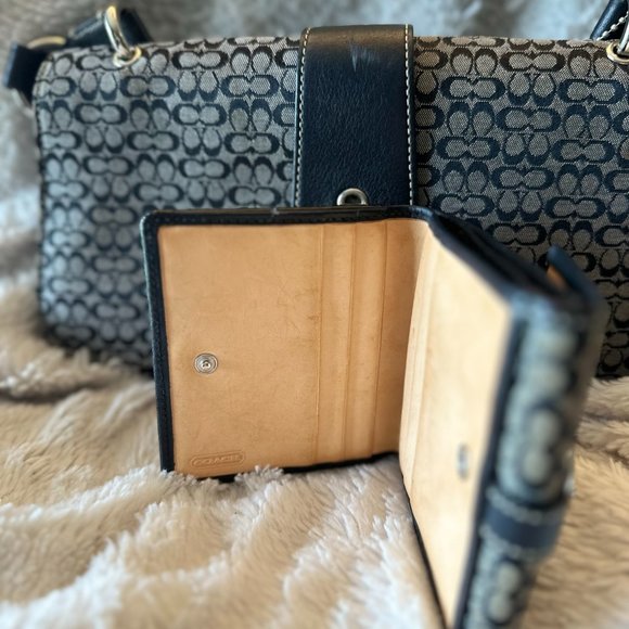 Authentic COACH - Picture 3 of 6